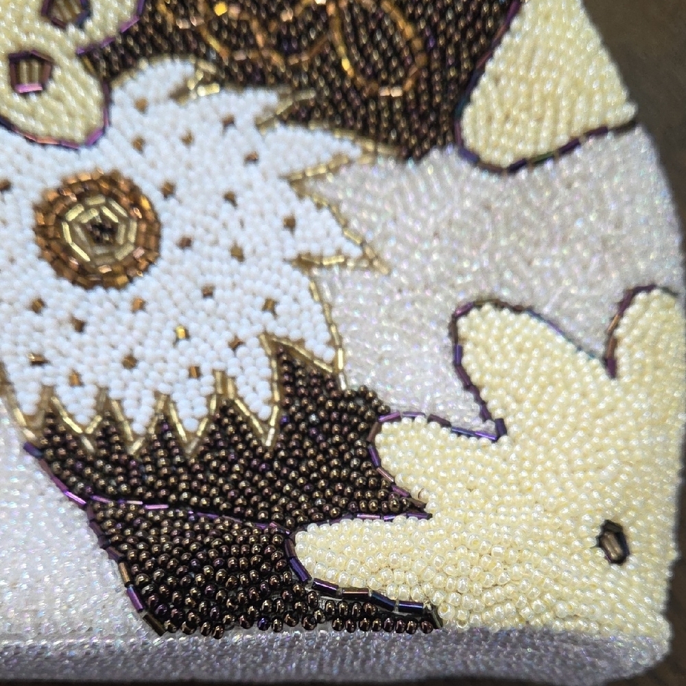 Elegant Floral Beaded Handbag - Picture 2 of 8